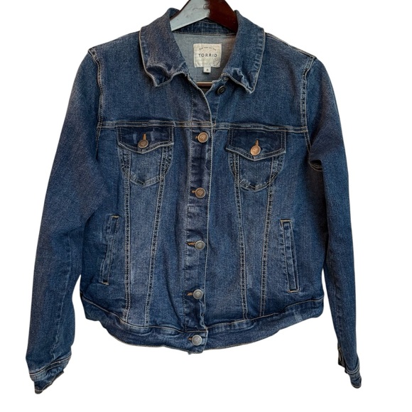 Torrid Dark Wash Denim Blue Jean Jacket Size 0 - Picture 1 of 10